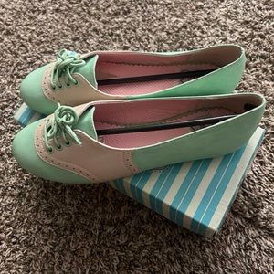 Bettie page women’s BP 100 Halle Oxford shoes